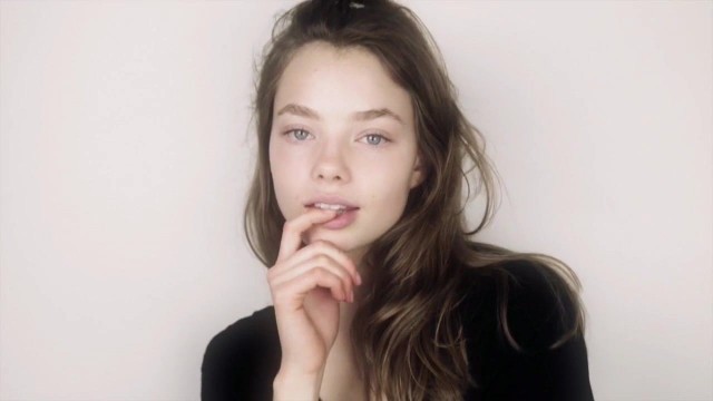 VIDAGE DE COUILLES EN REGLE SUR KRISTINE FROSETH